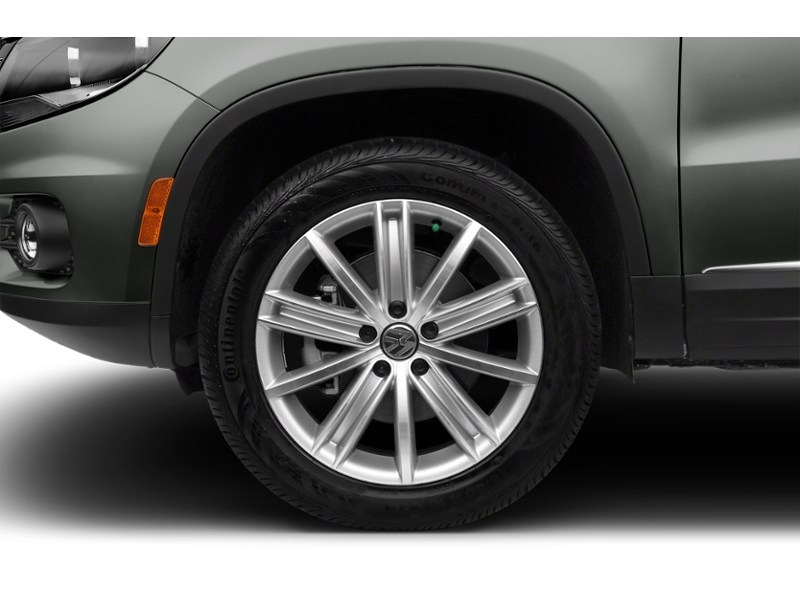 2013 Volkswagen Tiguan 4dr Auto Comfortline 4Motion Exterior Shot 5