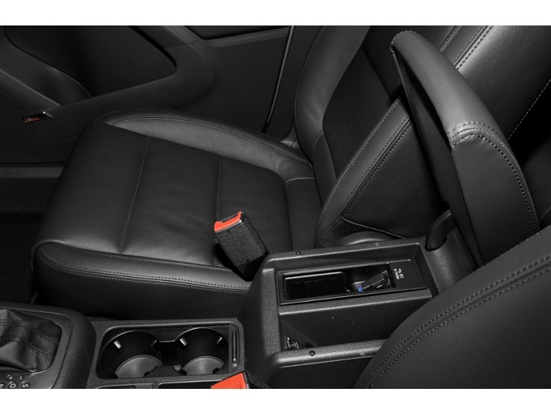 2012 Volkswagen Tiguan 4dr Auto Comfortline 4Motion Exterior Shot 14