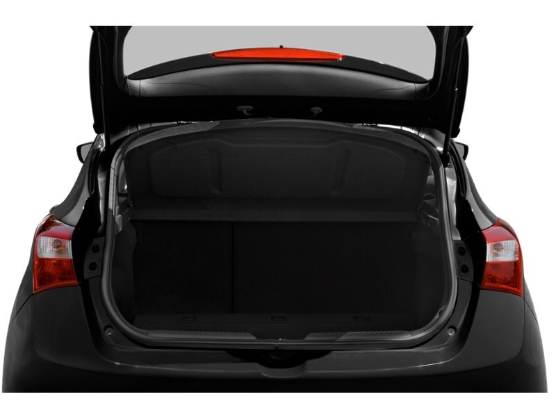 2013 Hyundai Elantra GT 5dr HB Auto GLS Exterior Shot 4