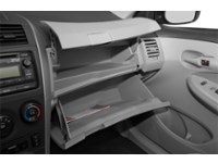 2013 Toyota Corolla 4dr Sdn Auto LE Interior Shot 4