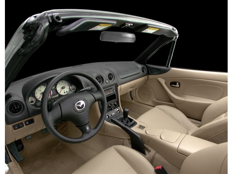 2001 Mazda MX-5 Miata 2dr Conv 5-Spd Manual Interior Shot 1