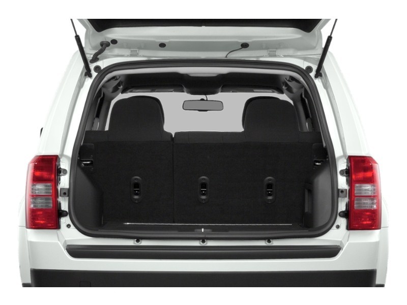 2016 Jeep Patriot 4WD 4dr High Altitude Exterior Shot 4