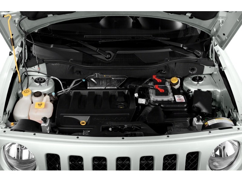 2016 Jeep Patriot 4WD 4dr High Altitude Exterior Shot 3