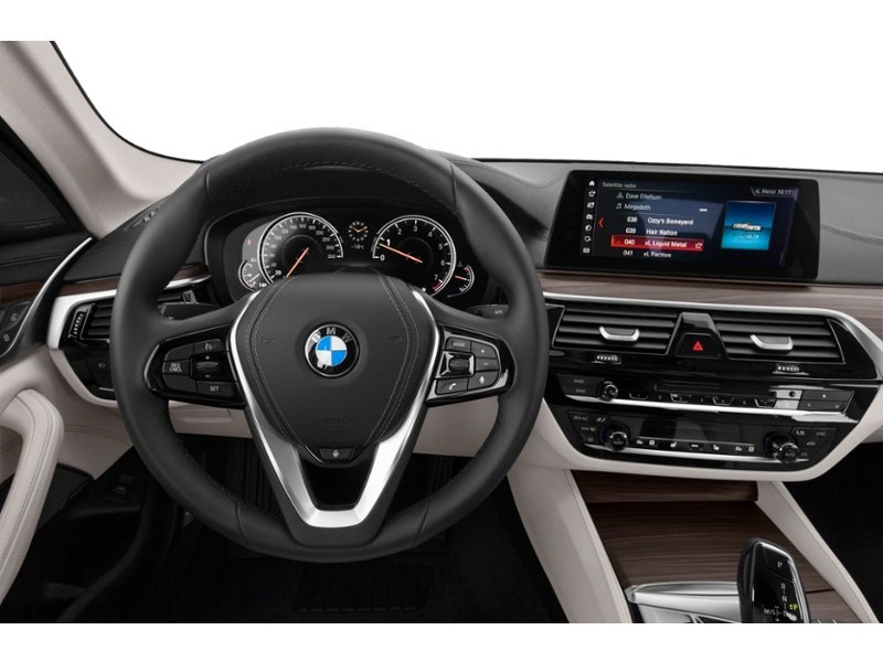 2018 BMW 5 Series 530i xDrive Sedan Interior Shot 3
