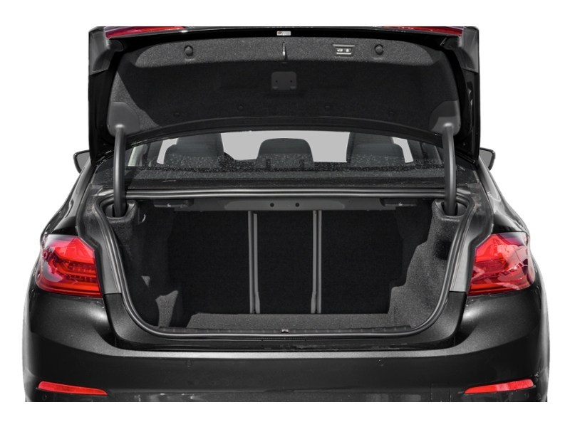 2018 BMW 5 Series 530i xDrive Sedan Exterior Shot 4