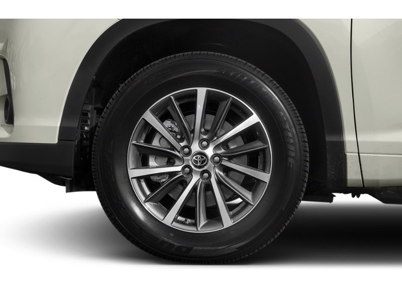 2019 Toyota Highlander AWD XLE Exterior Shot 5