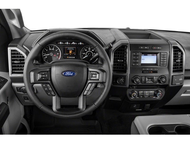 2020 Ford F-150 XLT 4WD SuperCrew 5.5' Box Interior Shot 3