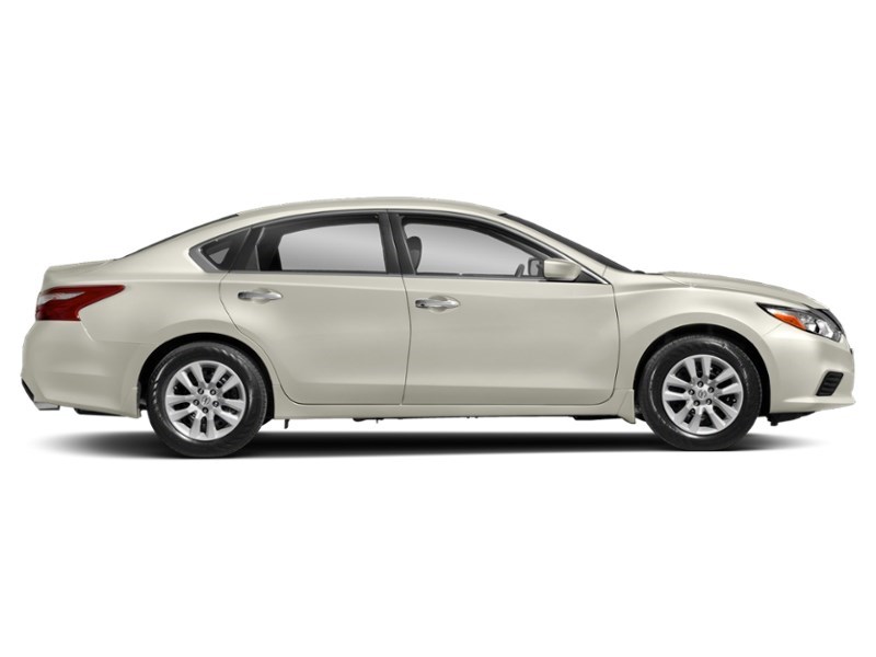 2018 Nissan Altima 2.5 SV Sedan Exterior Shot 10