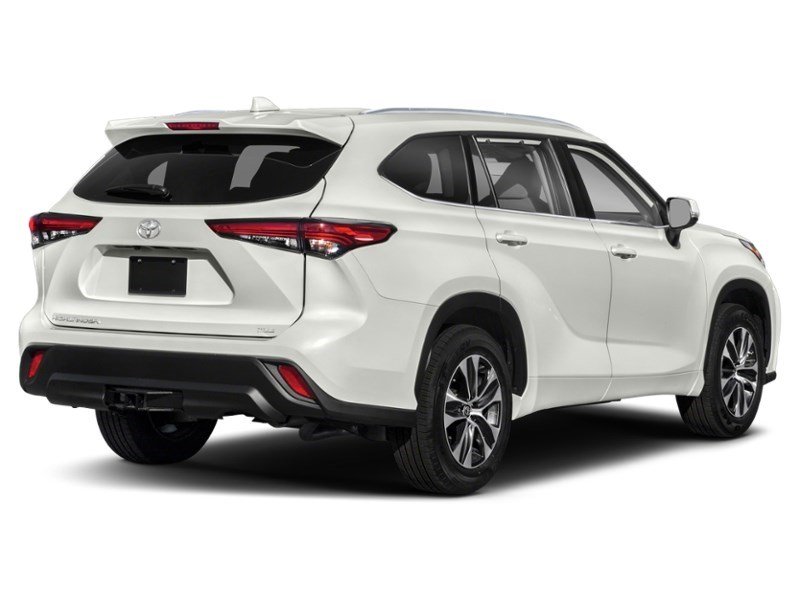 2022 Toyota Highlander XLE AWD Exterior Shot 2