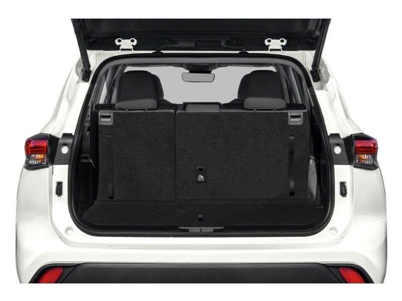 2022 Toyota Highlander XLE AWD Exterior Shot 4