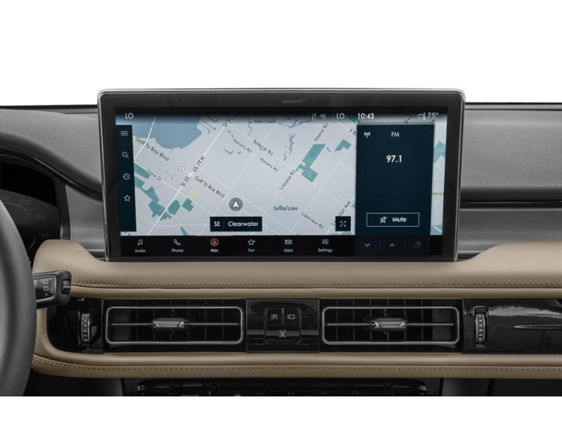 2021 Lincoln Nautilus Reserve AWD Interior Shot 8