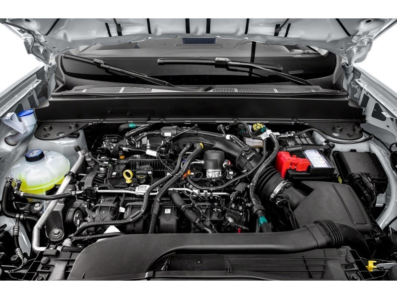 2022 Ford Maverick XLT AWD SuperCrew Exterior Shot 3