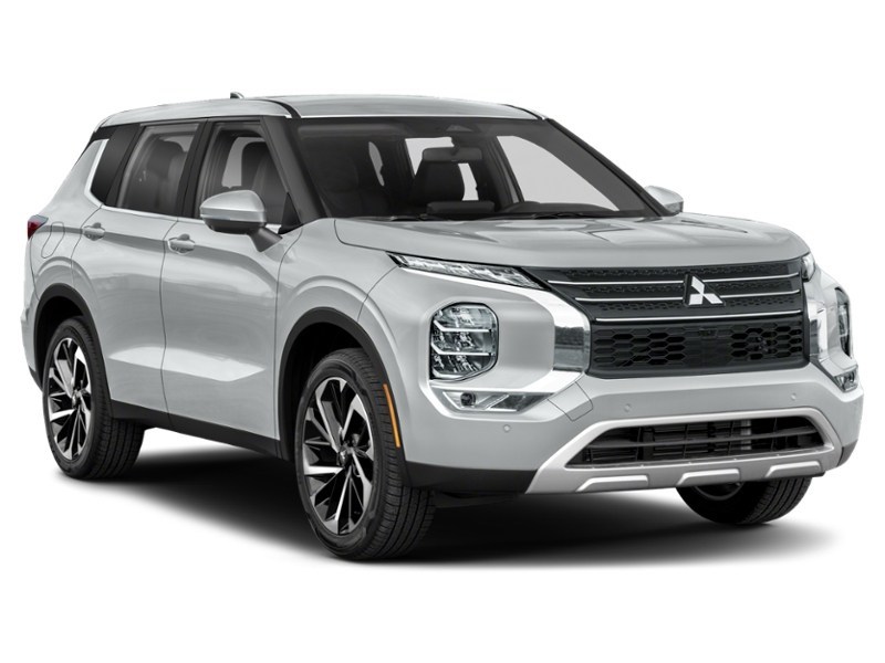 2024 Mitsubishi Outlander SE S-AWC Exterior Shot 8
