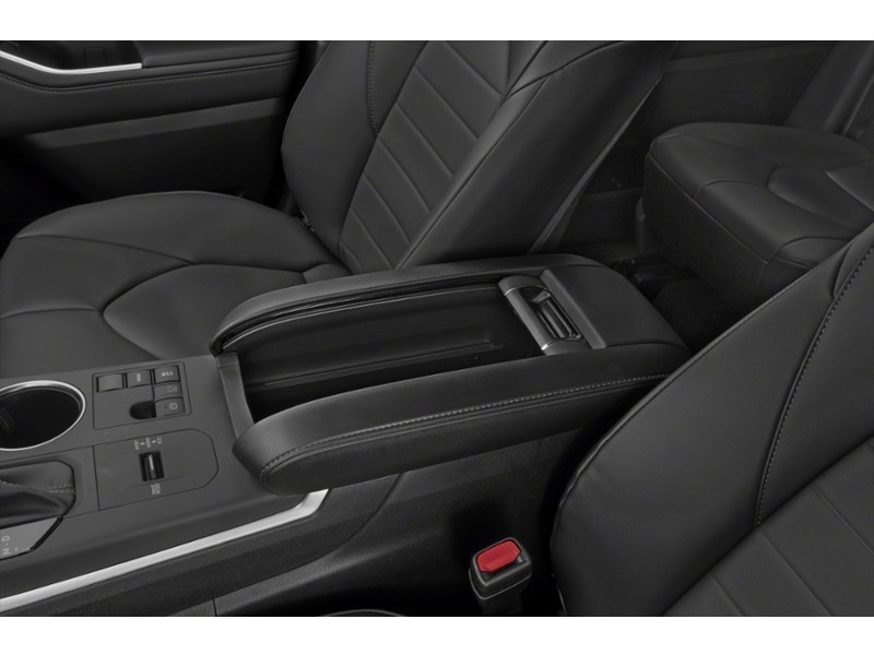 2024 Toyota Highlander XLE AWD Interior Shot 7