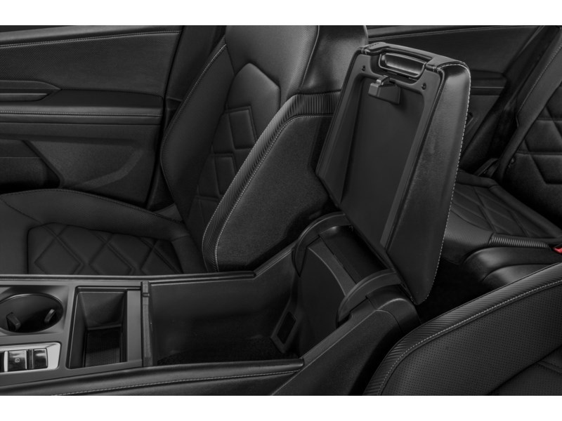 2024 Volkswagen Atlas Cross Sport Comfortline 2.0 TSI 4MOTION Interior Shot 7