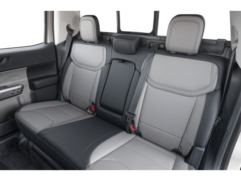 2025 Ford Maverick LARIAT AWD SuperCrew Interior Shot 5