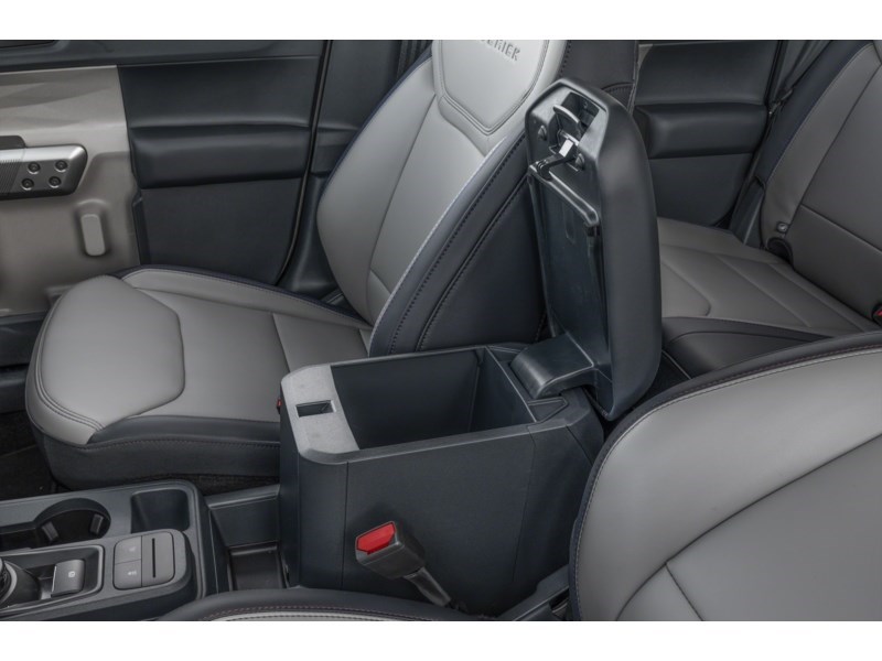 2025 Ford Maverick LARIAT AWD SuperCrew Interior Shot 7