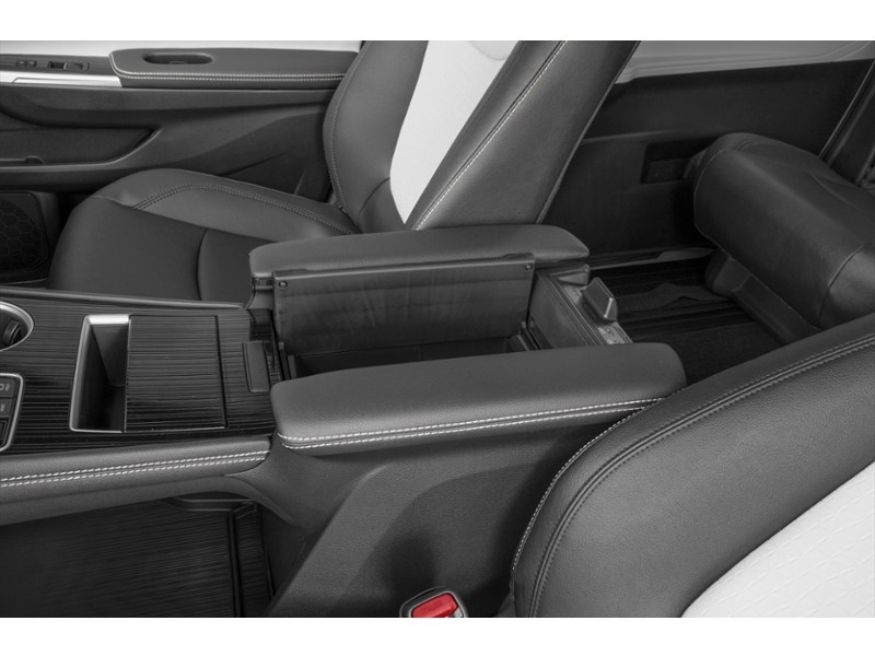 2026 Toyota Sienna XSE 7-Passenger AWD Interior Shot 7