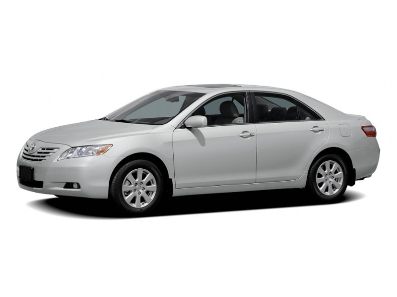 2007 Toyota Camry 4dr Sdn I4 Auto LE Titanium Silver  Shot 2