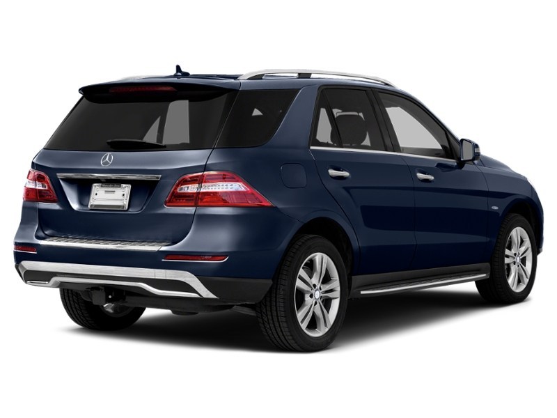 2013 Mercedes-Benz M-Class 4MATIC 4dr ML 350 BlueTEC Cavansite Blue Metallic  Shot 62