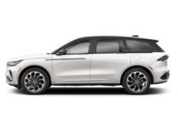 2026 Lincoln Nautilus Reserve AWD White Platinum Metallic Tri-Coat  Shot 5