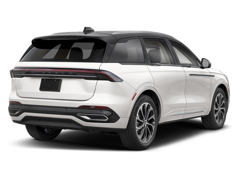 2026 Lincoln Nautilus Reserve AWD White Platinum Metallic Tri-Coat  Shot 2