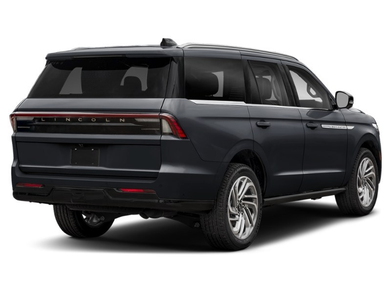 2027 Lincoln Navigator Reserve 4x4 Infinite Black Metallic Clearcoat  Shot 6